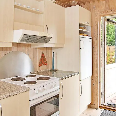 בית נופש Quaint Holiday In Bjert With Beach Nearby *