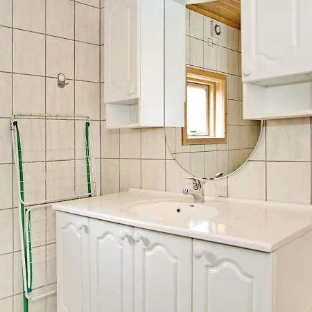 Quaint Holiday In Bjert With Beach Nearby בית נופש